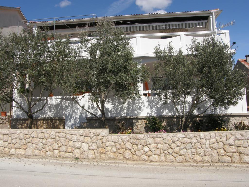 Apartments Marino Povljana Εξωτερικό φωτογραφία